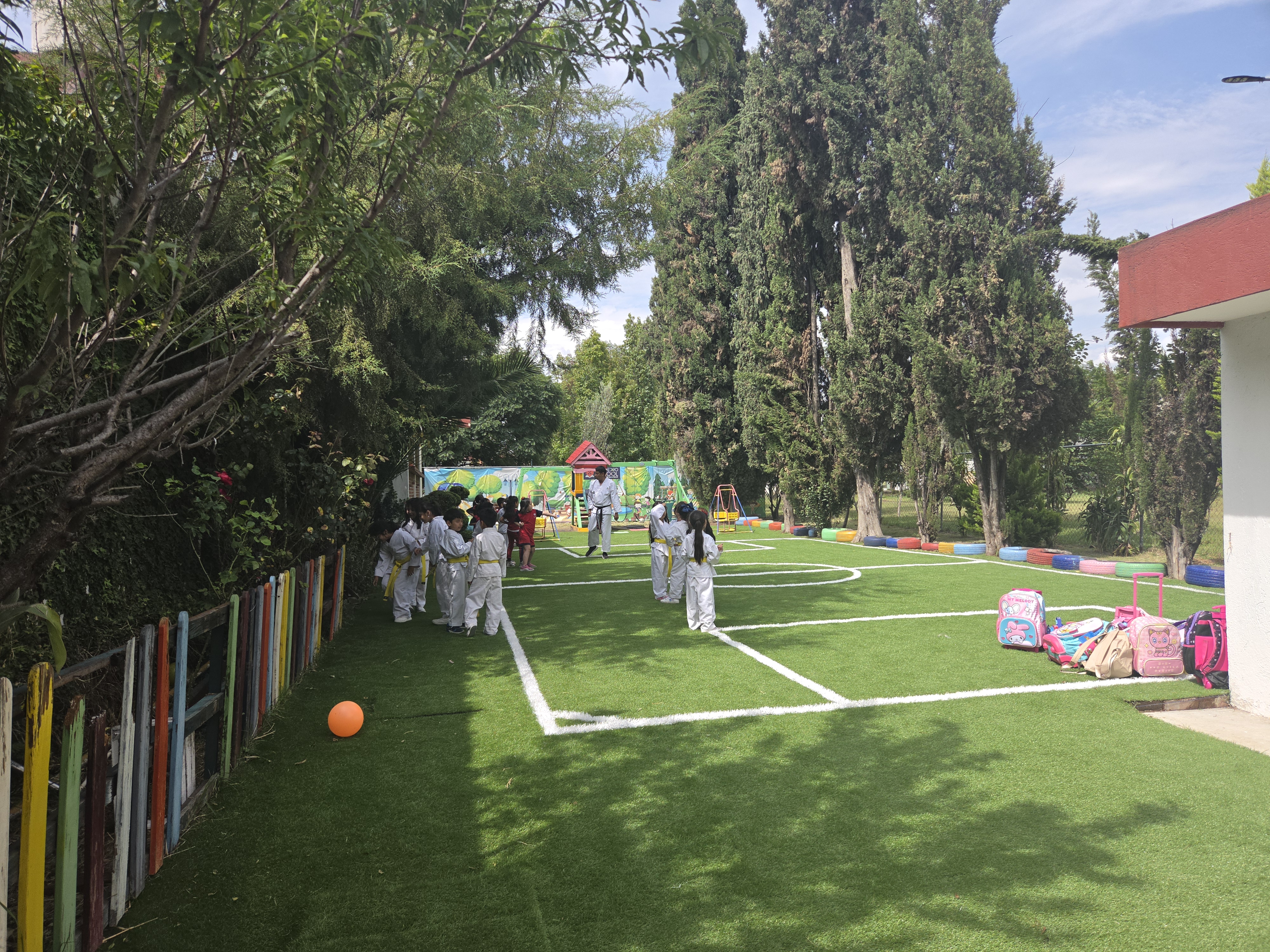 Áreas verdes y espacios al aire libre de San Pedro School