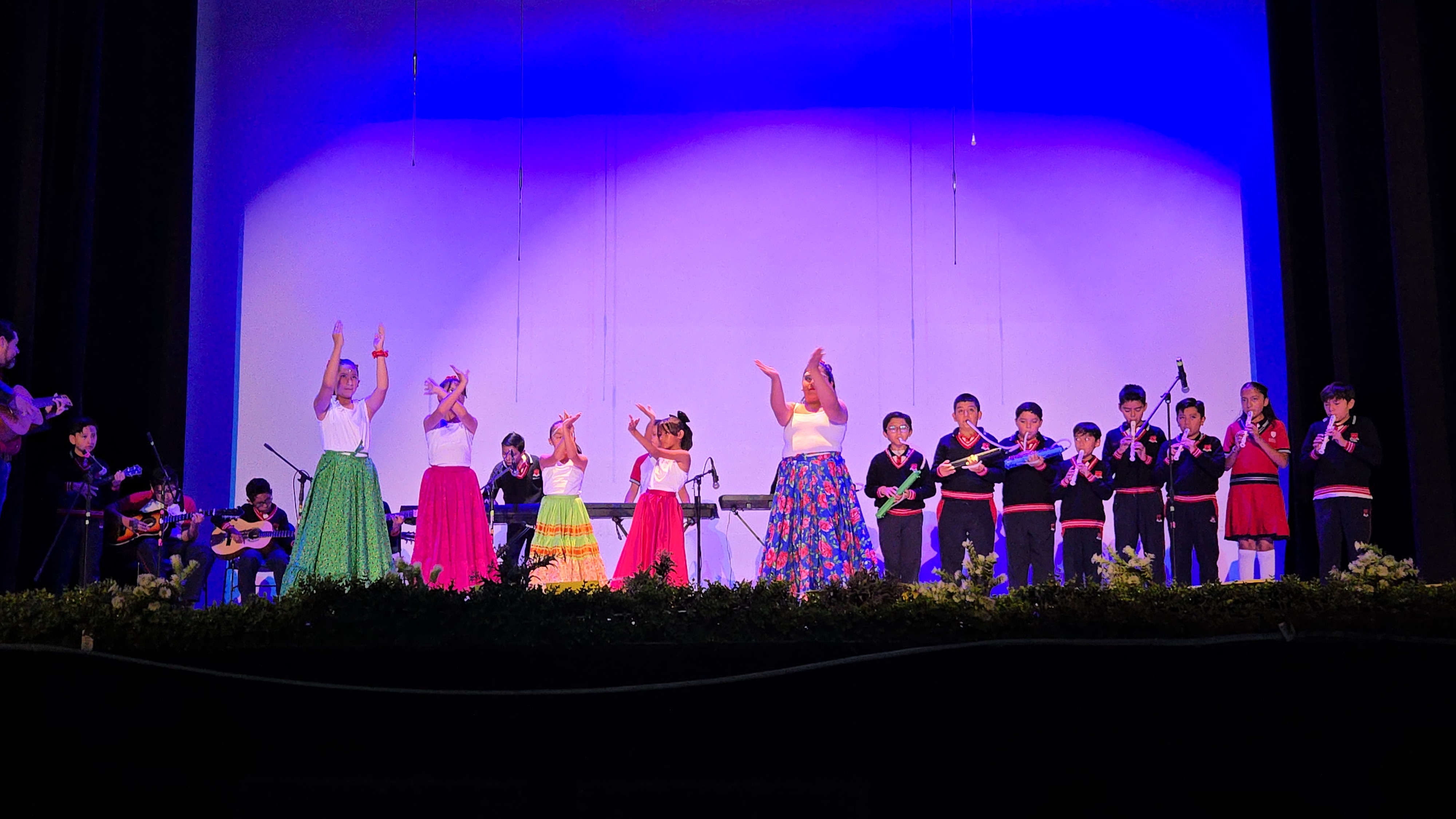 Presentación musical de alumnos de San Pedro School